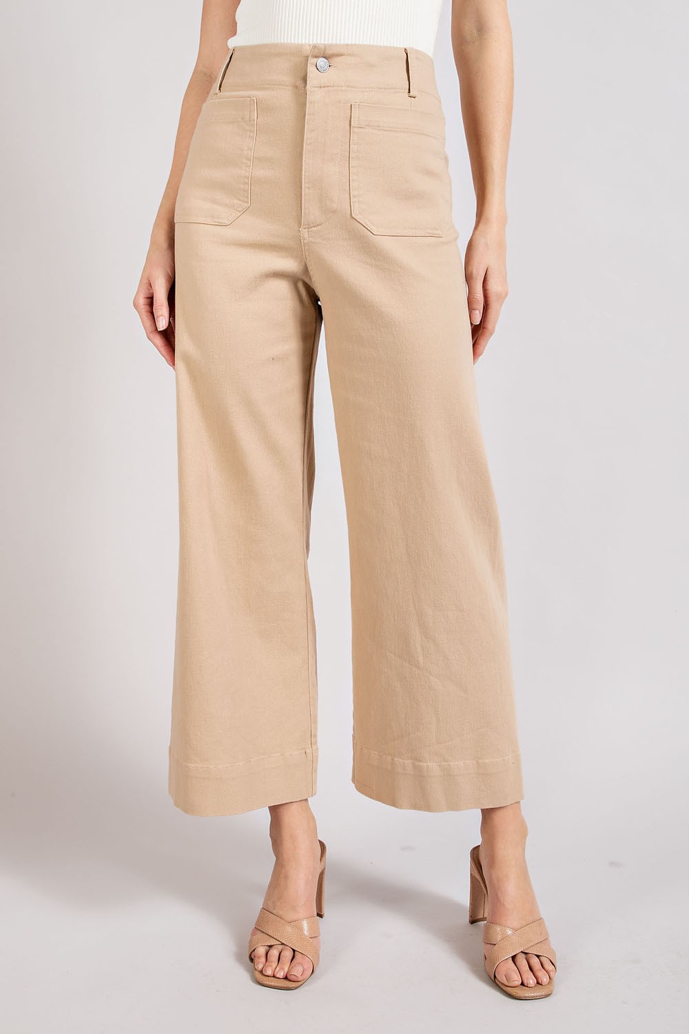 Cropped Wide Leg Jeans with Front Pockets